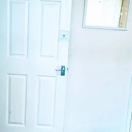 Appartamento London'S Bed With Breakfast & Free Parking Esterno foto