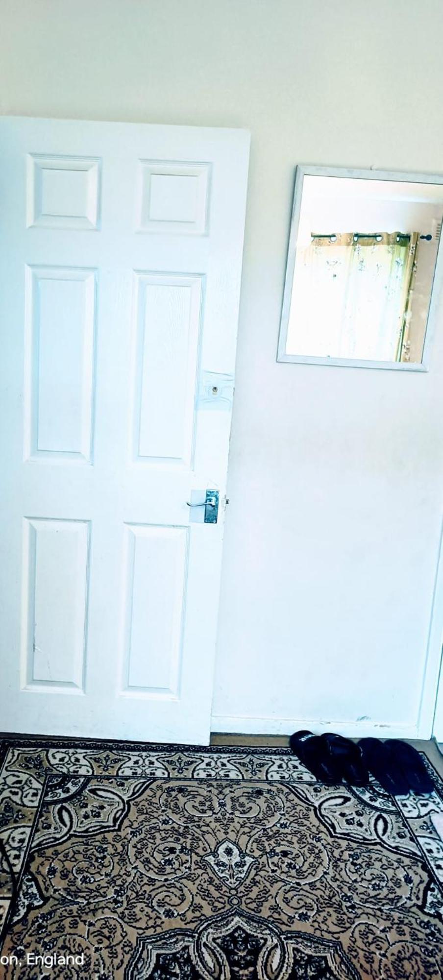 London's Bed With Breakfast & Free Parking Homestay London