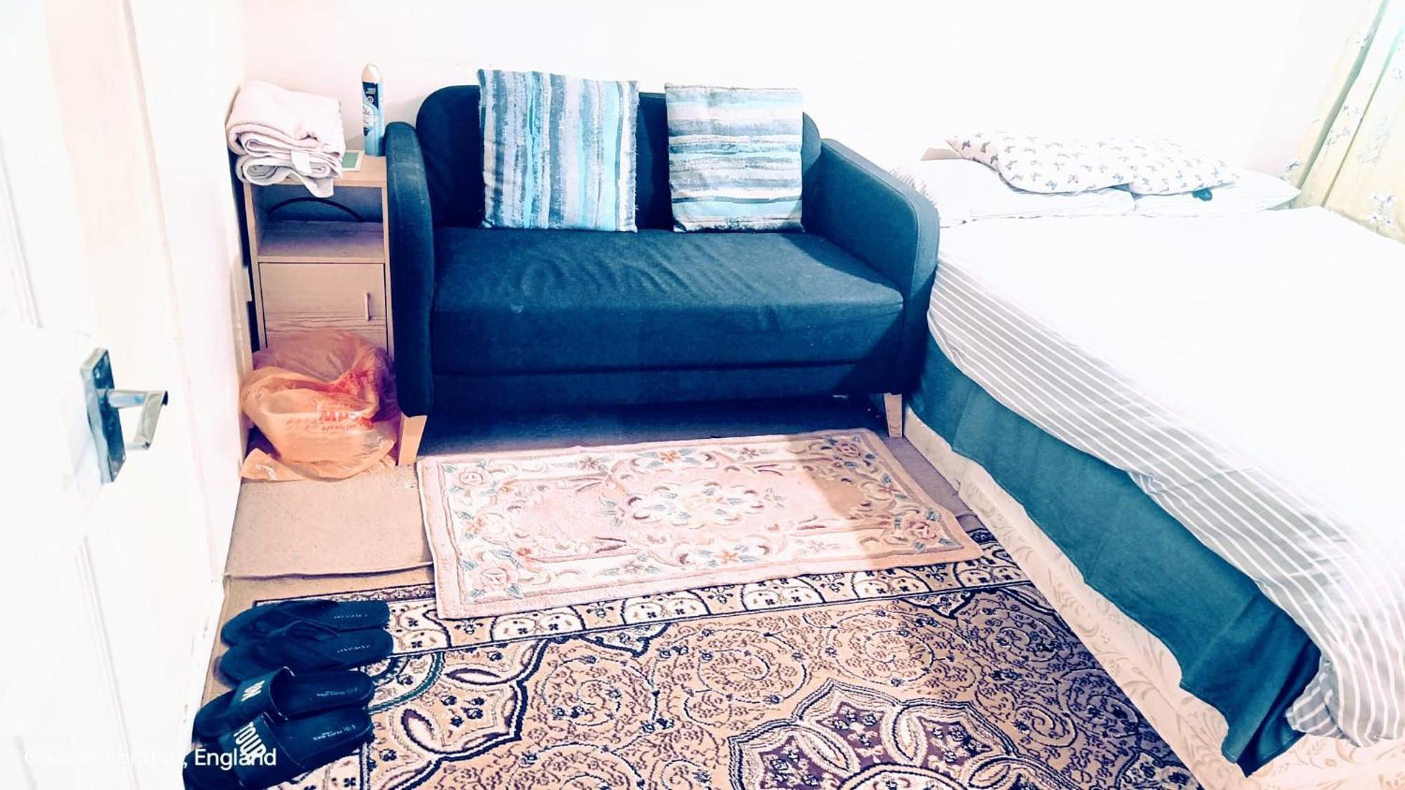 London's Bed With Breakfast & Free Parking * London