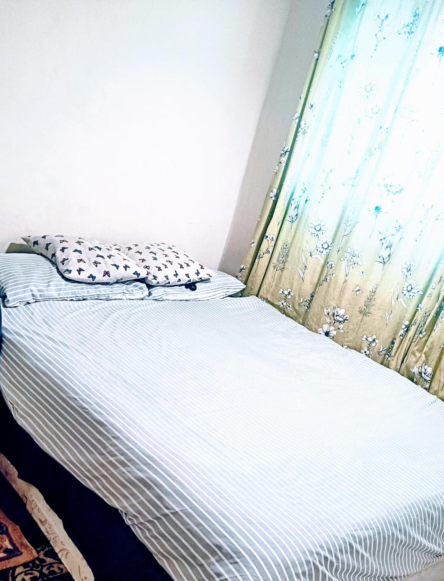 London's Bed With Breakfast & Free Parking